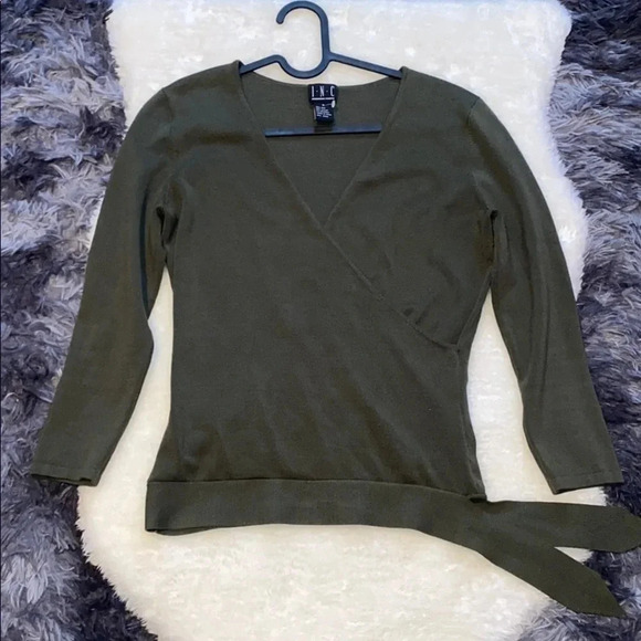 Macy’s I.N.C Olive Green V-neck sweater S - Picture 2 of 10